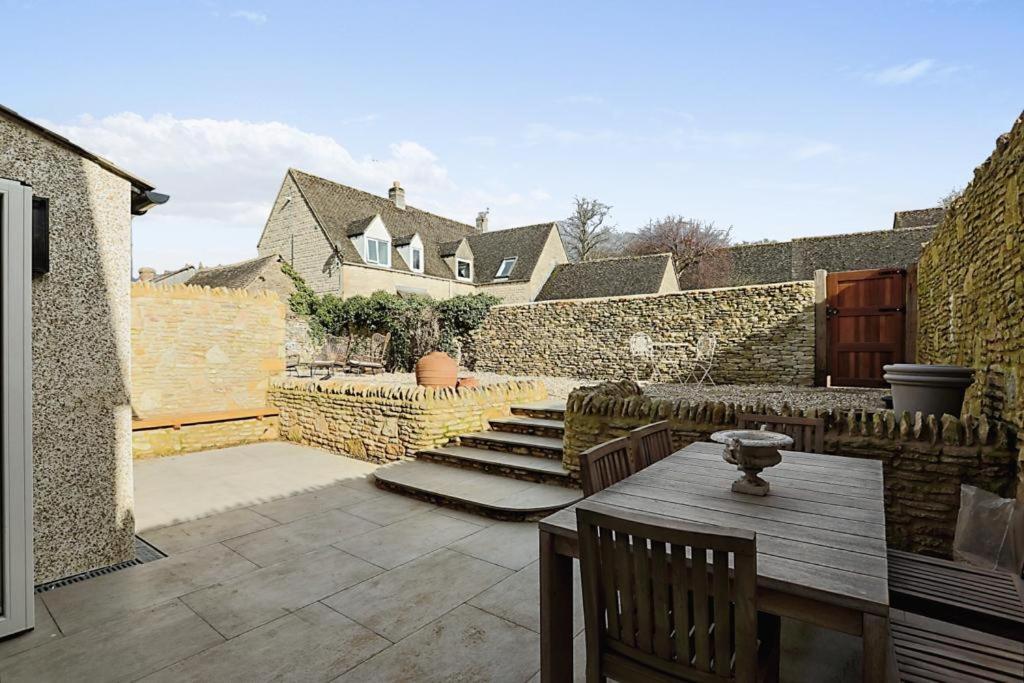 Luxury Cotswold Cottage With Hot Tub In Stow On The Wold! المظهر الخارجي الصورة