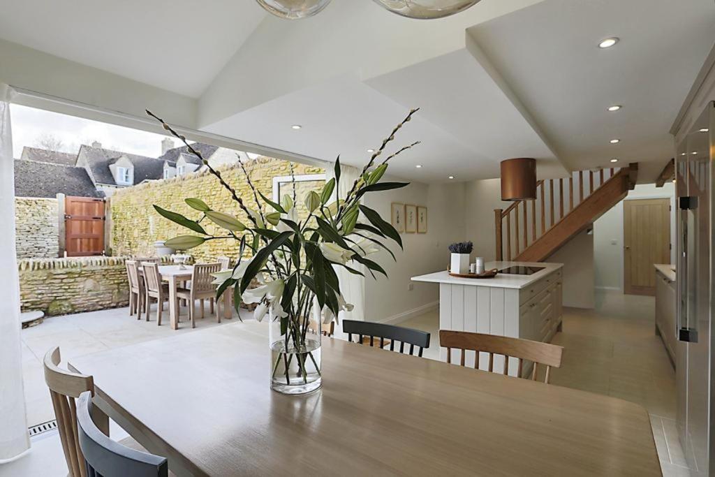 Luxury Cotswold Cottage With Hot Tub In Stow On The Wold! المظهر الخارجي الصورة