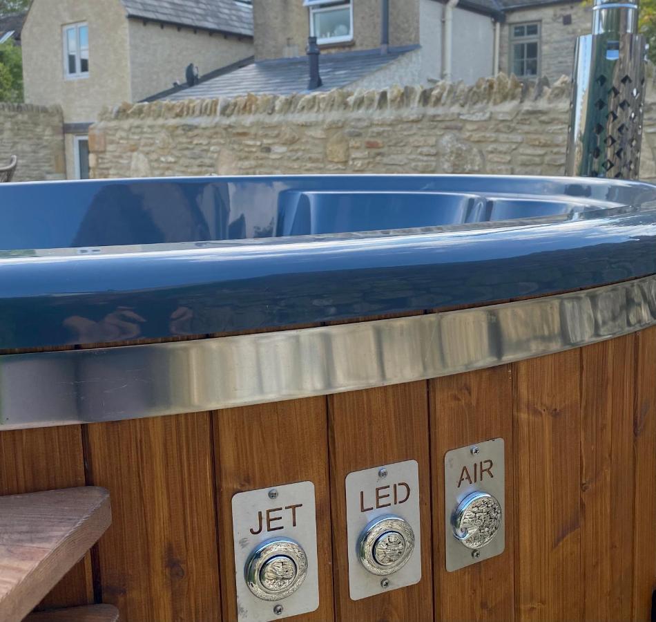 Luxury Cotswold Cottage With Hot Tub In Stow On The Wold! المظهر الخارجي الصورة