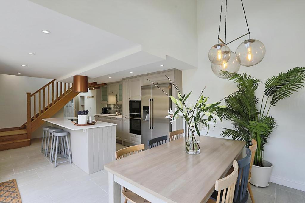 Luxury Cotswold Cottage With Hot Tub In Stow On The Wold! المظهر الخارجي الصورة